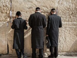 Rising Demand for New Testaments in Israel Amid Conflict, Reports Show