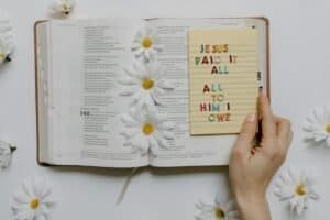 Happy Easter, He Is Risen: 30 Powerful Messages to Share the Good News